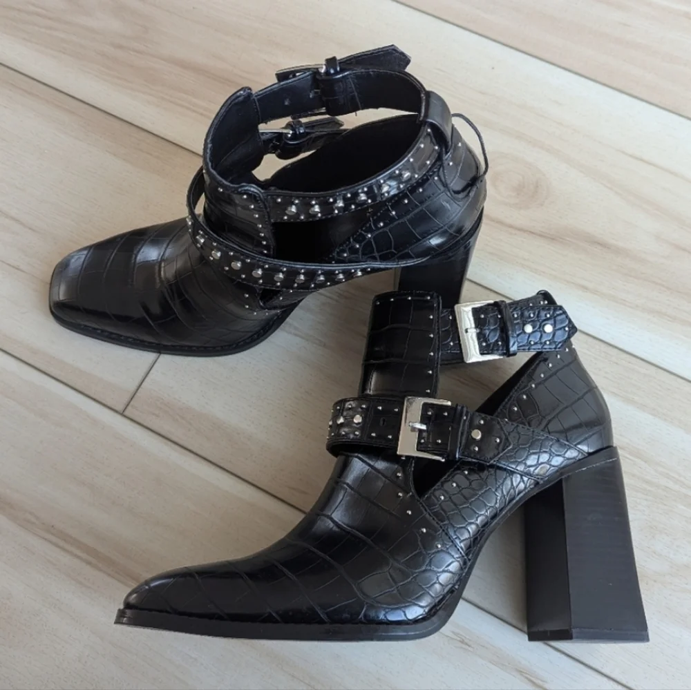 Zara studded ankle boots animal printembossed cut out chunky heel